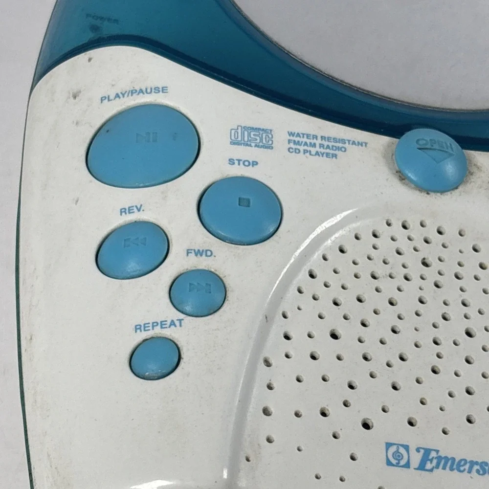 Emerson Shower CD player/Radio fog free mirror table stand water resistant